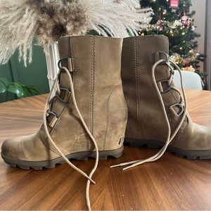 Sorel joan of artic wedge ll size 9